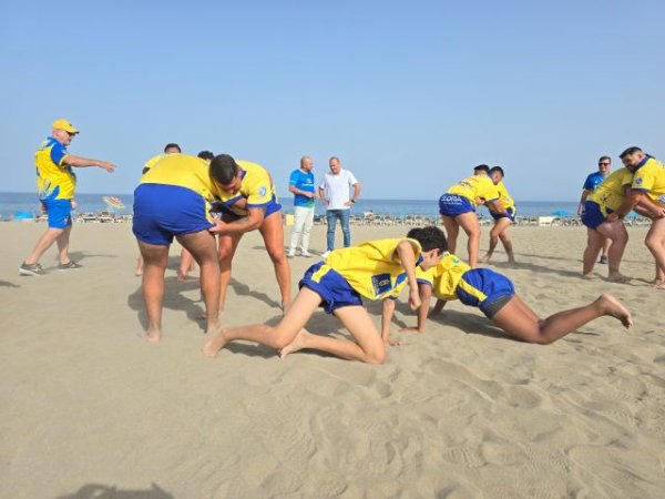 Vicepresidencia del Cabildo impulsa el conocimiento de la lucha canaria entre los turistas del sur de la isla