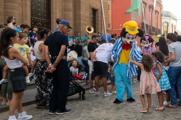 Gáldar: Cientos de jóvenes disfrutan de una mágica tarde infantil en las Fiestas Mayores de Santiago