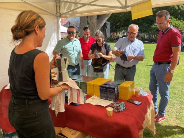 La Gomera: La artesanía gomera reúne a centenares de visitantes en la muestra celebrada este sábado