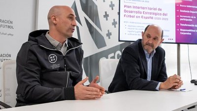 La RFEF inyecta 5 millones a la Federaci&oacute;n Gallega, que pasa a deuda cero