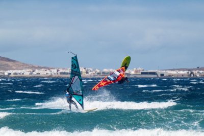 Windsurf: Offringa y Mortefon ganan en Pozo Izquierdo y lideran la Copa del Mundo en Slalom X