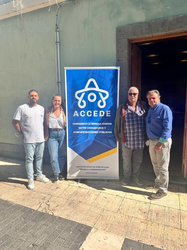 Entrevista: &quot;Accede&quot; proyecto &quot;Conecta&quot;, realizada a la Asociación Socio-Cultural &quot;Fuera de la Portada&quot;