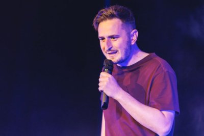 El humor costumbrista de clase media de &Aacute;lvaro Casares que nos une y hace iguales