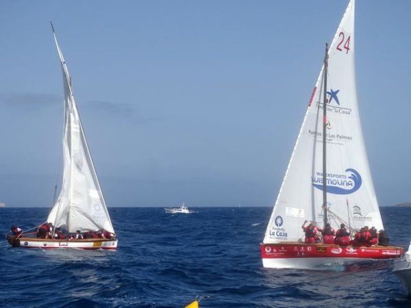 Vela Latina Canaria: Pueblo Guanche, Portuarios y Villa de Agüimes mantienen sus aspiraciones en el Campeonato Aguas de Teror