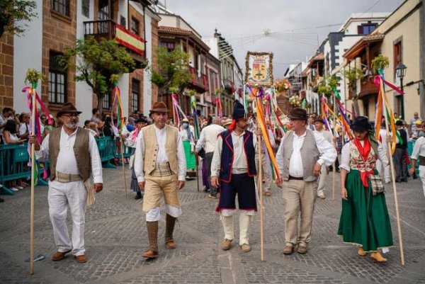 La Villa de Moya apela al espíritu tradicional y agrícola del municipio en la romería-ofrenda a la Virgen del Pino