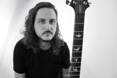 El m&uacute;sico y guitarrista Sergio Rivas presenta su primer disco en solitario "A Day in my Consciousness"