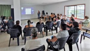 Profesionales de Enfermería de Lanzarote imparten talleres formativos para personas cuidadoras