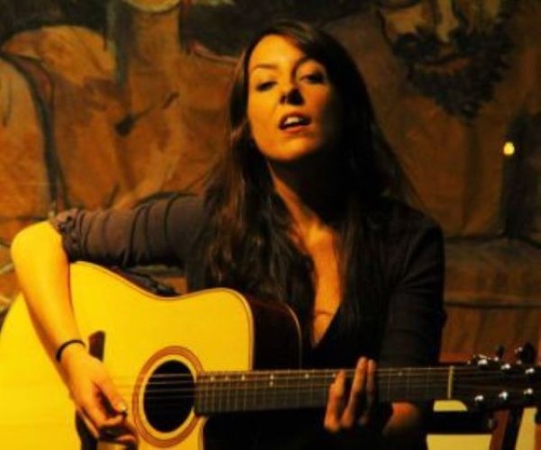 Patricia L&aacute;zaro presenta &lsquo;Gloria Pelea&rsquo; su nuevo disco en el ciclo &lsquo;Patios Encantados&rsquo; de la Casa-Museo Le&oacute;n y Castillo de Telde