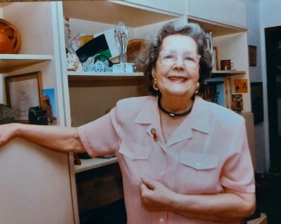 &lsquo;Una vaca con sat&eacute;lite y otras cosas de aqu&iacute;&rsquo;, recopilaci&oacute;n de narraciones period&iacute;sticas de Mar&iacute;a Dolores de la Fe, se presenta en la Casa-Museo P&eacute;rez Gald&oacute;s