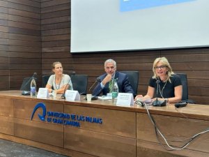Esther Monzón inaugura las III Jornadas de Investigación Biomédica y Sanitaria de Canarias