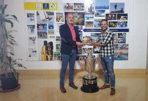 Francisco Castellano felicita al Real Club de Tiro El Rincón tras conquistar la Gran Copa de España