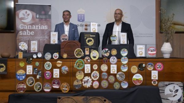 El Minero con cobertura de ceniza y Penicillium candidum, de Granja Ara, Mejor Queso de Canarias 2025