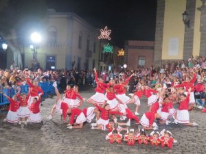 Guía: Reunión con las personas que deseen participar como figurantes y majorettes en la Cabalgata de Carrozas