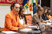 Jéssica de León advierte en el Parlamento que los planes de empleo para Canarias y La Palma siguen pendientes