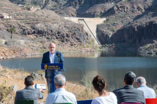 Artículo de Opinión: &#039;El agua de la cumbre para la cumbre&#039; por Antonio Morales