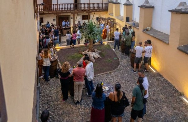 Gáldar: &#039;Joyas Enológicas’ arrancó anoche con &#039;Vino y Museo&#039;, una cata comentada con actuación musical