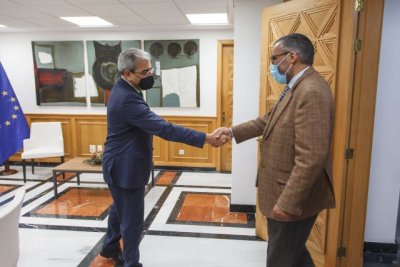 Rodr&iacute;guez expresa el apoyo del Gobierno y de la sociedad canaria al pueblo saharaui