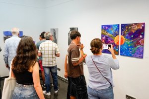 Guía: Fátima Mendoza ofrece en la exposición ‘Mi Pequeño Universo’ una mirada íntima por los territorios que transita