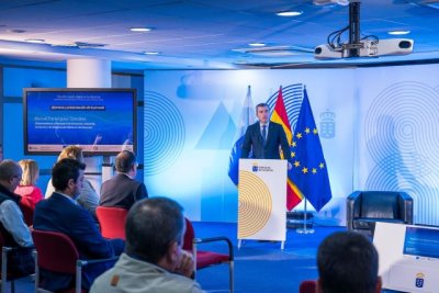 Manuel Dom&iacute;nguez anima a las industrias canarias a solicitar las ayudas para la transformaci&oacute;n digital