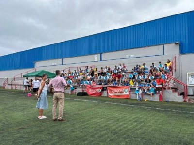 El Ayuntamiento de La Aldea de San Nicolás felicita al jugador aldeano Benito Ramírez por el éxito de su I Campus de Fútbol