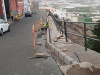 Gáldar: Vías y Obras mejora la calle Hermanos Pinzón en Cañada Honda