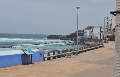 Gáldar acumula ocho meses sin reponer una farola derribada por el temporal en la Avenida del Agujero