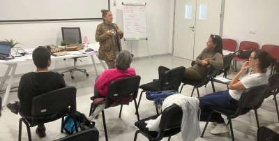 La Escuela de Pacientes del SCS forma en el Hospital La Candelaria a una treintena de personas