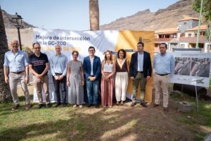 El Gobierno de Canarias pone la primera piedra de la nueva glorieta de la GC-200 en Mog&aacute;n para reforzar la seguridad vial