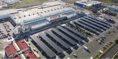 Turcón considera un “ejemplo positivo” las marquesinas fotovoltaicas del aparcamiento de la zona comercial de La Mareta