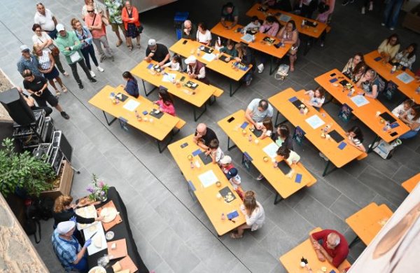 Guía: Con los ‘secretos’ del Queso de Guía y la acreditación de nuevos ‘catadores oficiales infantiles’ arrancó la Fiesta del Queso 2024