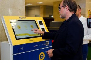 Guaguas Municipales renueva su red de máquinas de venta y recarga de bonos