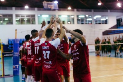 Voleibol Superliga Masculina 2: Contundente triunfo a domicilio del Arona Spring In Motion ante el invicto Indescar Zaragoza