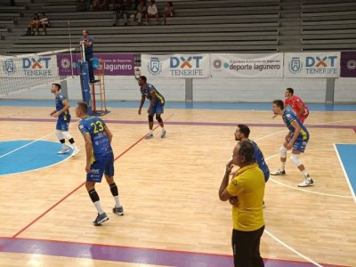 Voleibol: El CV Guaguas cae en el segundo partido del Torneo Internacional San Crist&oacute;bal de La Laguna