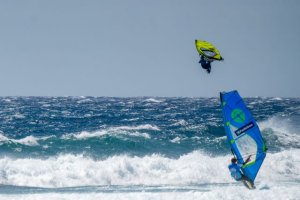 Windsurf: Alexia Kiefer amenaza el liderato de María Morales en SUB21 femenino