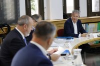 Obras P&uacute;blicas acuerda con los cabildos actualizar la financiaci&oacute;n por mantenimiento de las carreteras regionales
