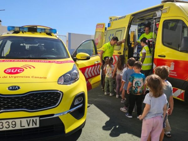 Cerca de 800 alumnos de Canarias se forman con el SUC en primeros auxilios y visitan sus recursos sanitarios
