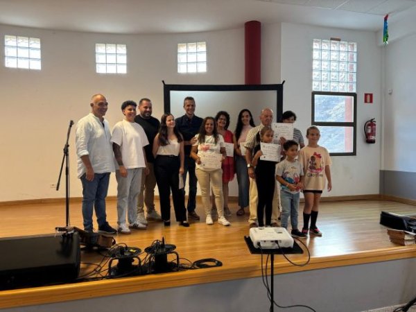 La Aldea: Tasarte rinde homenaje a la Escuela Verseadora en reconocimiento a su labor durante la Romería Ofrenda de Teror