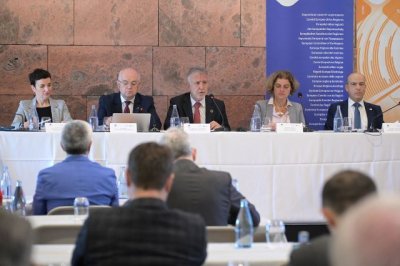 El presidente de Canarias califica de &eacute;xito el seminario sobre las necesidades de las RUP en la UE