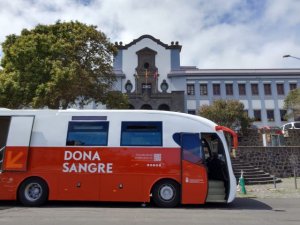 El ICHH inicia la primera campa&ntilde;a de donaci&oacute;n de sangre del curso en la ULPGC y la ULL