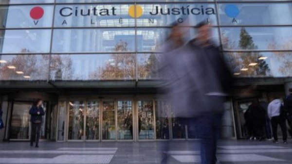 El Fiscal pide 50 años a un entrenador por grabar y abusar de tres menores