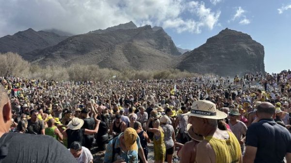 La Aldea congrega a ocho mil personas en el Día del Charco, la celebración más popular de las fiestas en honor a San Nicolás de Tolentino