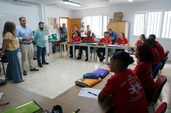 Más de 300 jóvenes extutelados han recibido formación y orientación laboral a través del proyecto Main T’Acompaña