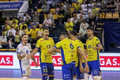 Voleibol: El CV Guaguas hace historia, tumba al subcampe&oacute;n de Europa y se clasifica para la siguiente ronda (3-1)