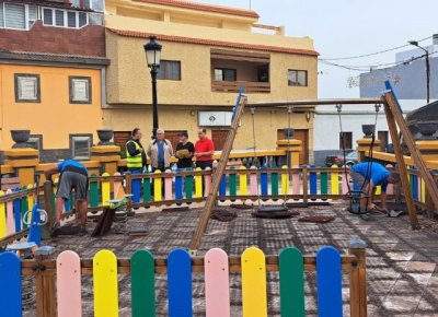 El Ayuntamiento de Gu&iacute;a inici&oacute; hoy la renovaci&oacute;n de 6 parques infantiles con una inversi&oacute;n cercana a los 400.000 euros