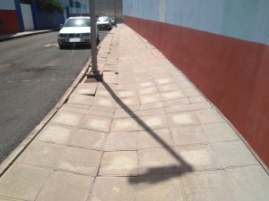 G&aacute;ldar: Sale a licitaci&oacute;n la rehabilitaci&oacute;n de aceras en la calle Salvador Dal&iacute;, en Sardina
