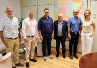 Reuni&oacute;n de Poli Su&aacute;rez con la FET de Canarias para abordar temas relacionados con el transporte escolar