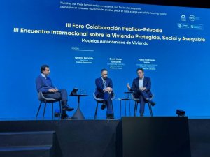 Pablo Rodríguez expone en Málaga las medidas que han situado a Canarias a la vanguardia en políticas de vivienda