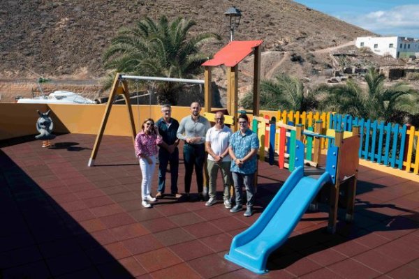 Gáldar: El Ayuntamiento inaugura la rehabilitación del parque infantil de la calle Marco Polo