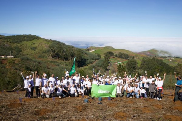 Foresta y Binter colaboran en la reforestaci&oacute;n de las zonas afectadas por los incendios en Canarias