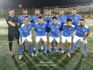 F&uacute;tbol 1&ordf; Regional: El CD San Isidro mereci&oacute; m&aacute;s, pero el Villa de Santa Br&iacute;gida Atl&eacute;tico se llev&oacute; los tres puntos (1-2)